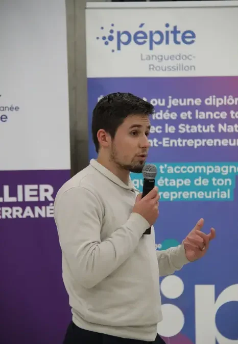 Élian Jeulin, de la manette à la lampe torche 