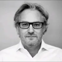 Eau : le pôle Aqua Valley coule 14 - Les indiscretions Stéphane Bussa, Symétrie