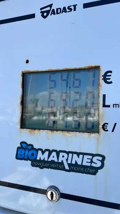 Après Palavas et Marseille, l’héraultais Biomotors déploie le Superéthanol E85 à Port-Camargue 14 - Les indiscretions Le prix du plein de bioéthanol pour un plaisancier.