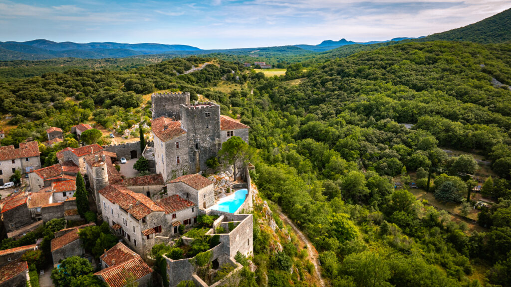 Château de Brissac : le chef Jérôme Billod-Morel investit 3 M€ dans la création d’un hôtel-restaurant 6 - Les indiscretions Chateau Brissac - Les indiscretions